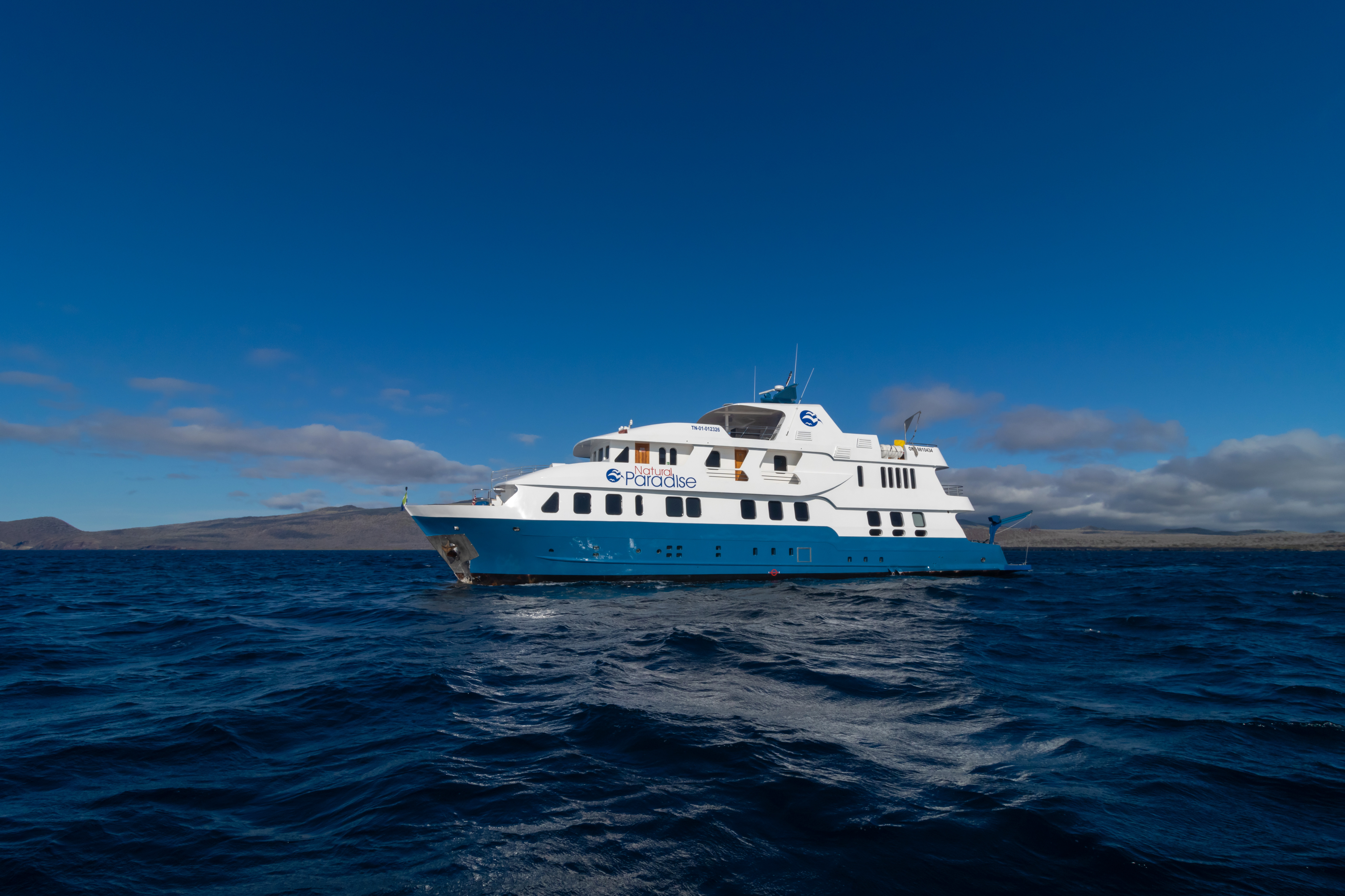 M/Y Natural Paradise